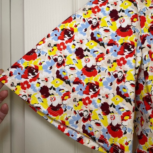 Ann Taylor Floral Top with Tie sz S - Picture 2 of 6